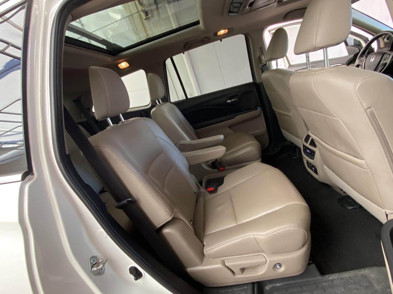 Used 2017 Honda Pilot Elite image 12