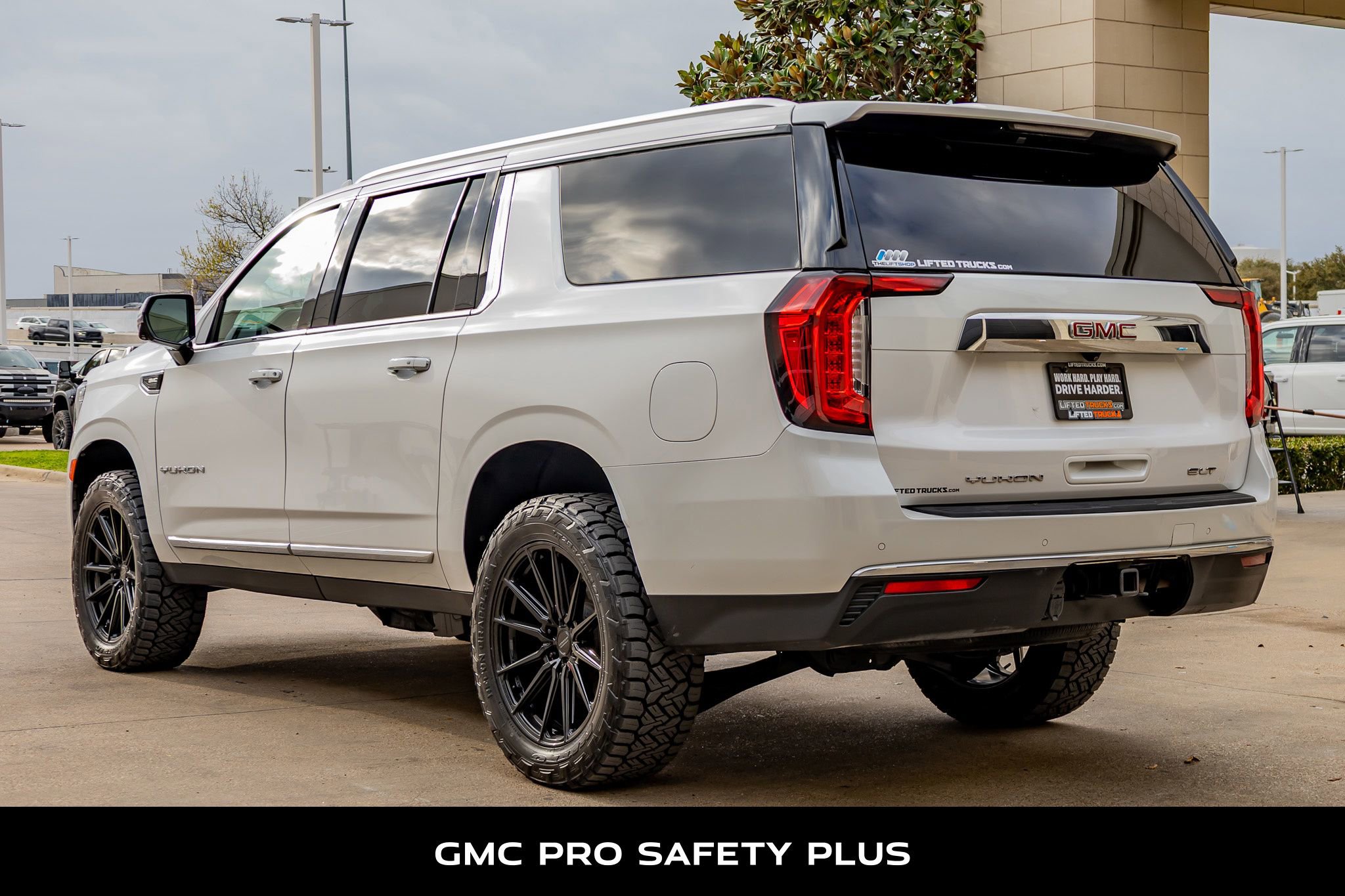 Used 2022 GMC Yukon XL SLT w/ SLT Luxury Package AWD/4WD image 7