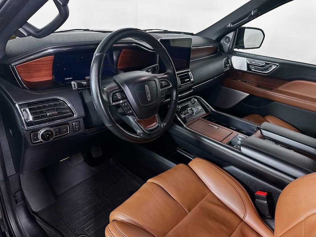 Used 2021 Lincoln Navigator Reserve image 30