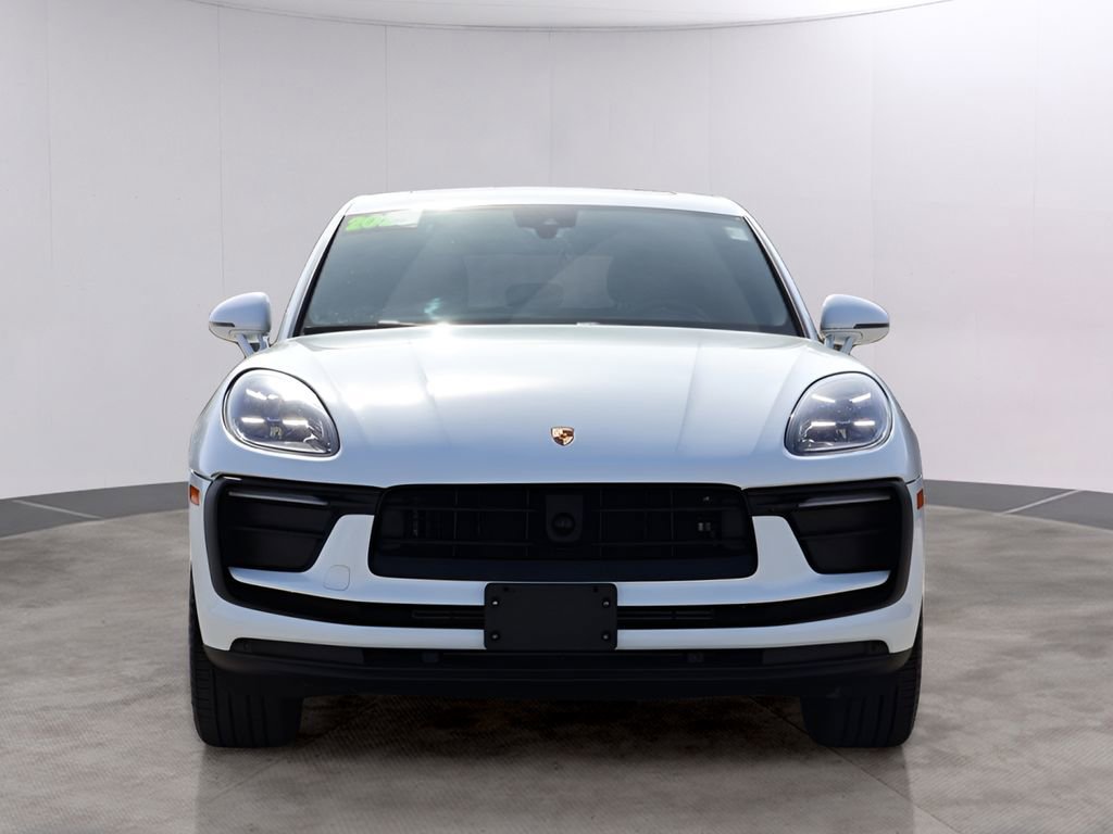 Used 2025 Porsche Macan image 12