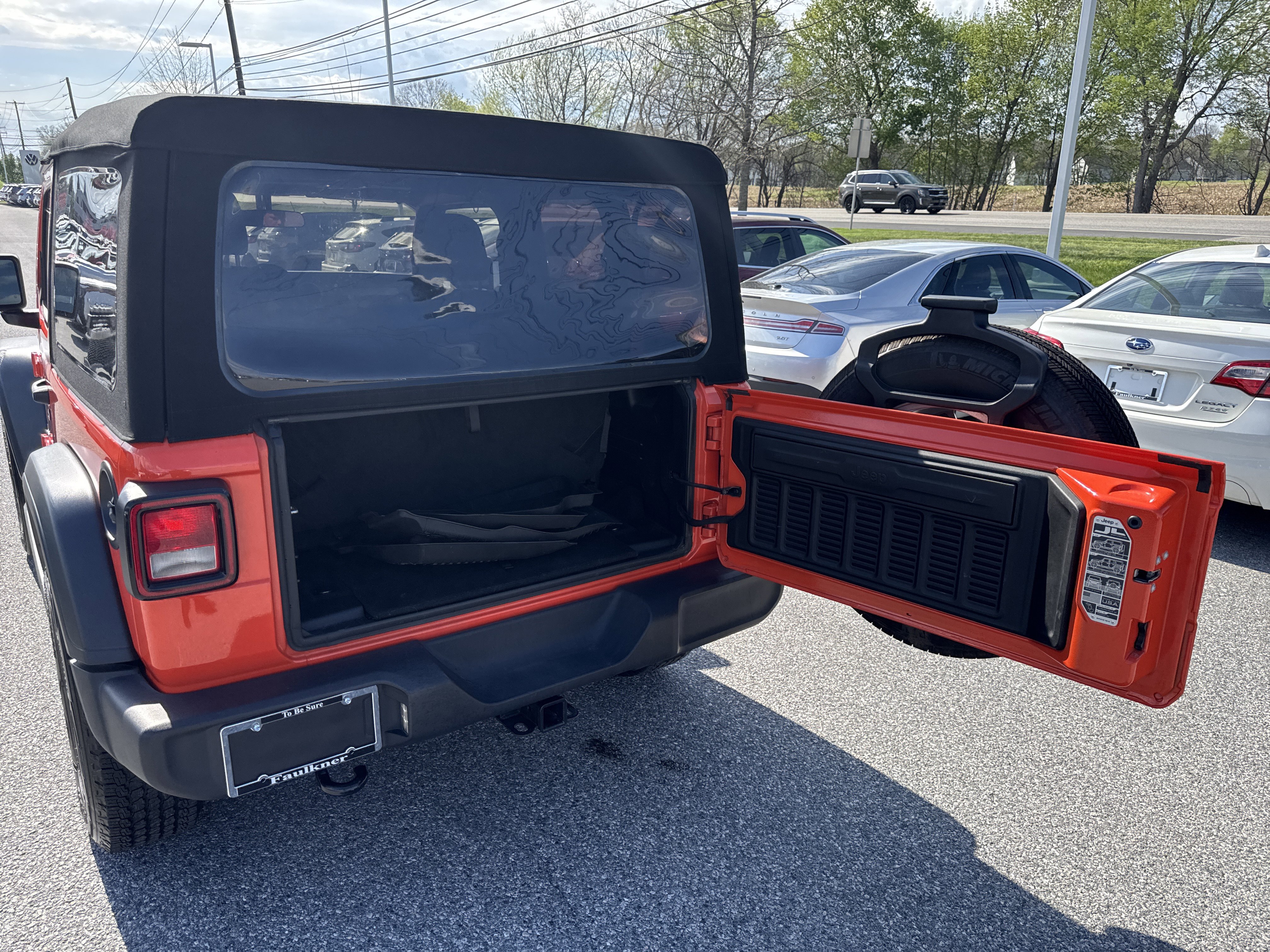 Used 2019 Jeep Wrangler Sport image 18