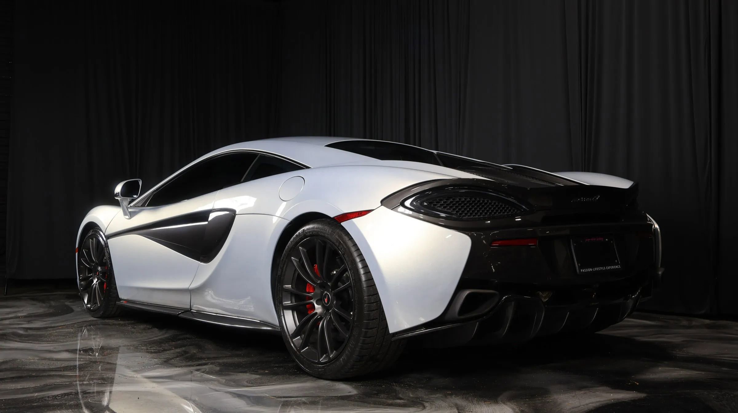 Used 2017 McLaren 570S Coupe image 7