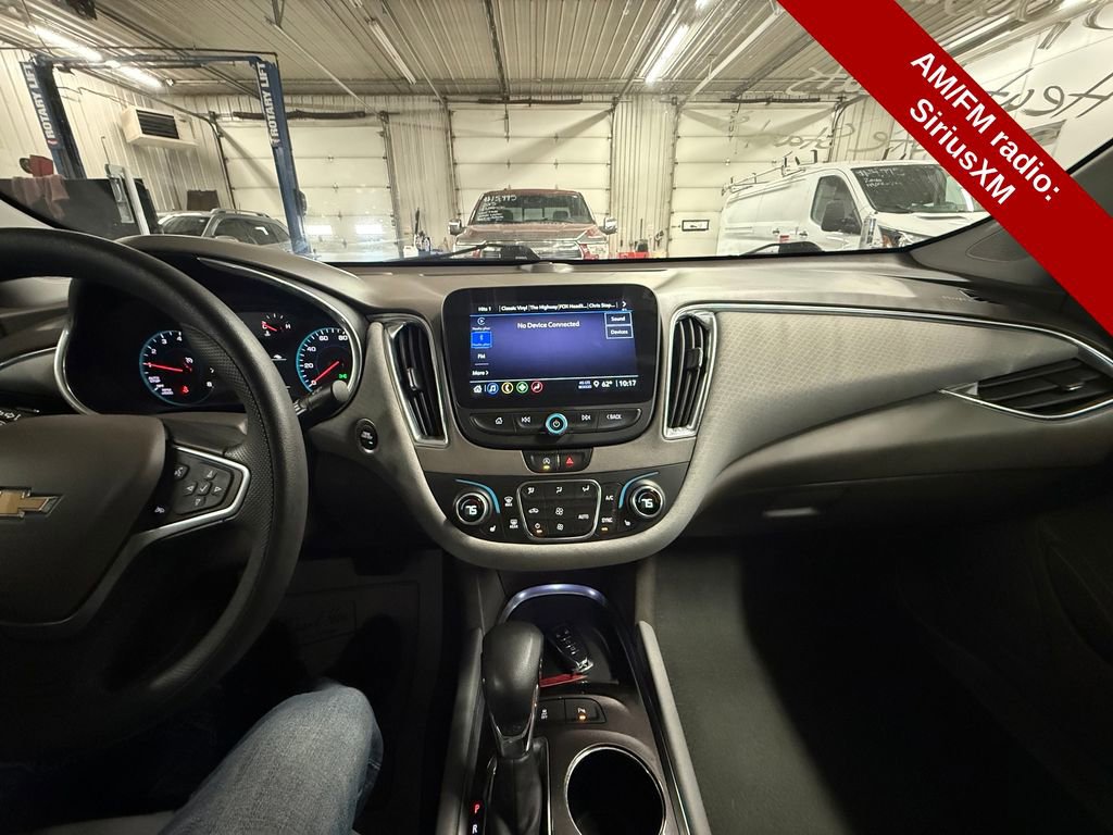 Used 2021 Chevrolet Malibu LT image 22