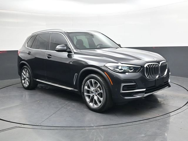Used 2023 BMW X5 xDrive40i w/ Premium Package image 2