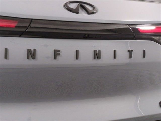 Certified 2025 INFINITI QX60 Luxe w/ Black Edition image 8
