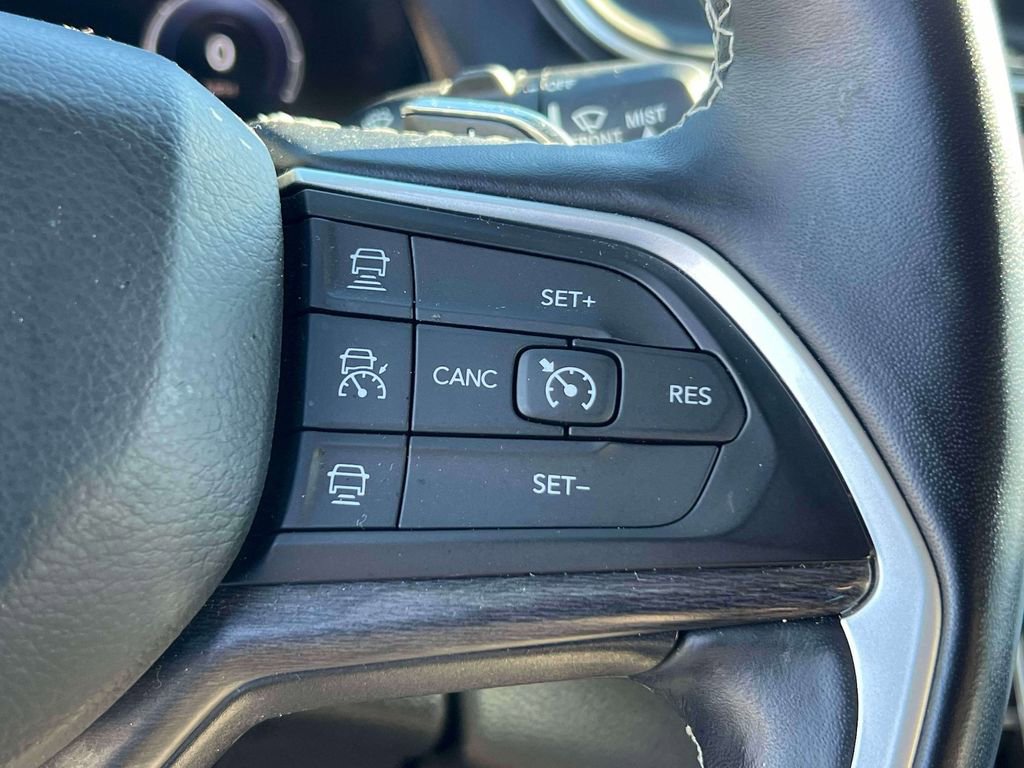 Used 2022 Jeep Grand Cherokee L Limited image 23