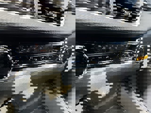 New 2026 Chevrolet Equinox LT w/ Convenience Package II image 11