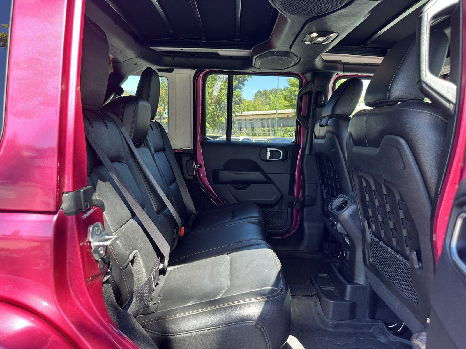 Used 2022 Jeep Wrangler Unlimited Rubicon w/ Xtreme Recon 35" Tire Package AWD/4WD image 29