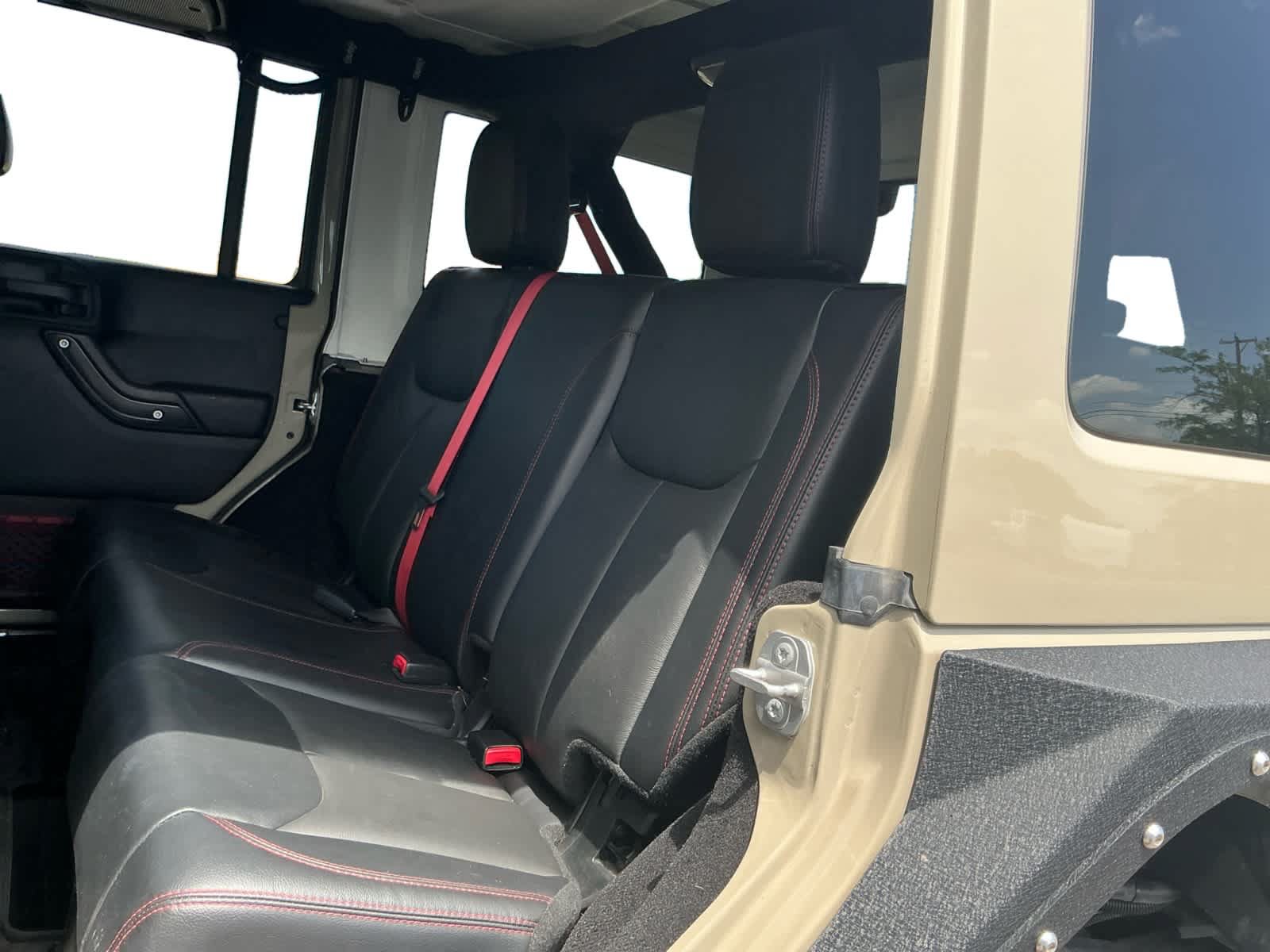 Used 2017 Jeep Wrangler Unlimited Rubicon AWD/4WD image 13