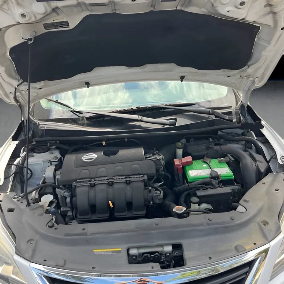 Used 2013 Nissan Sentra SR w/ Driver Pkg FWD image 19