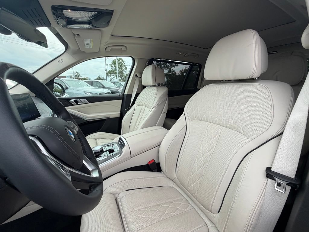 Certified 2026 BMW X7 xDrive40i w/ Executive Package AWD/4WD image 11