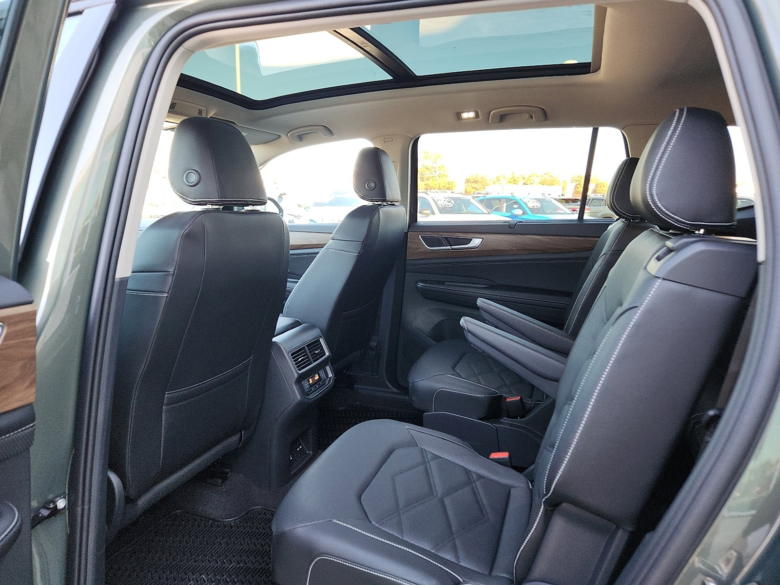 New 2026 Volkswagen Atlas SE image 12