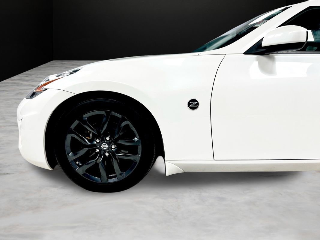 Used 2020 Nissan 370Z Coupe RWD image 10