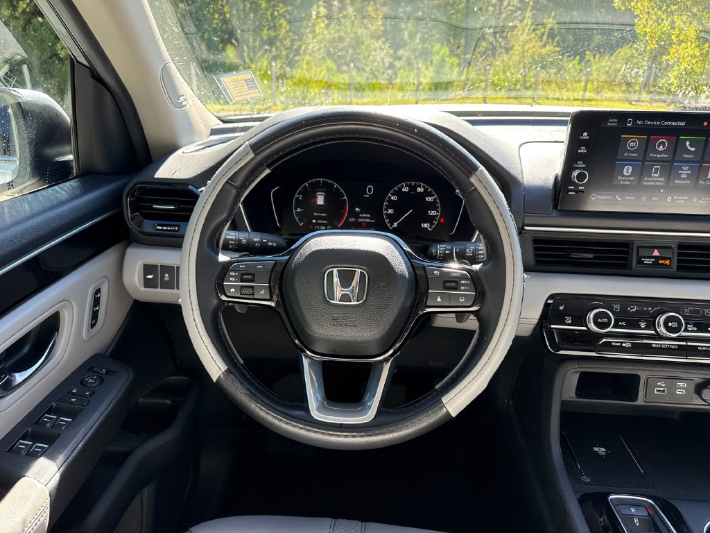 Used 2025 Honda Pilot Touring image 19