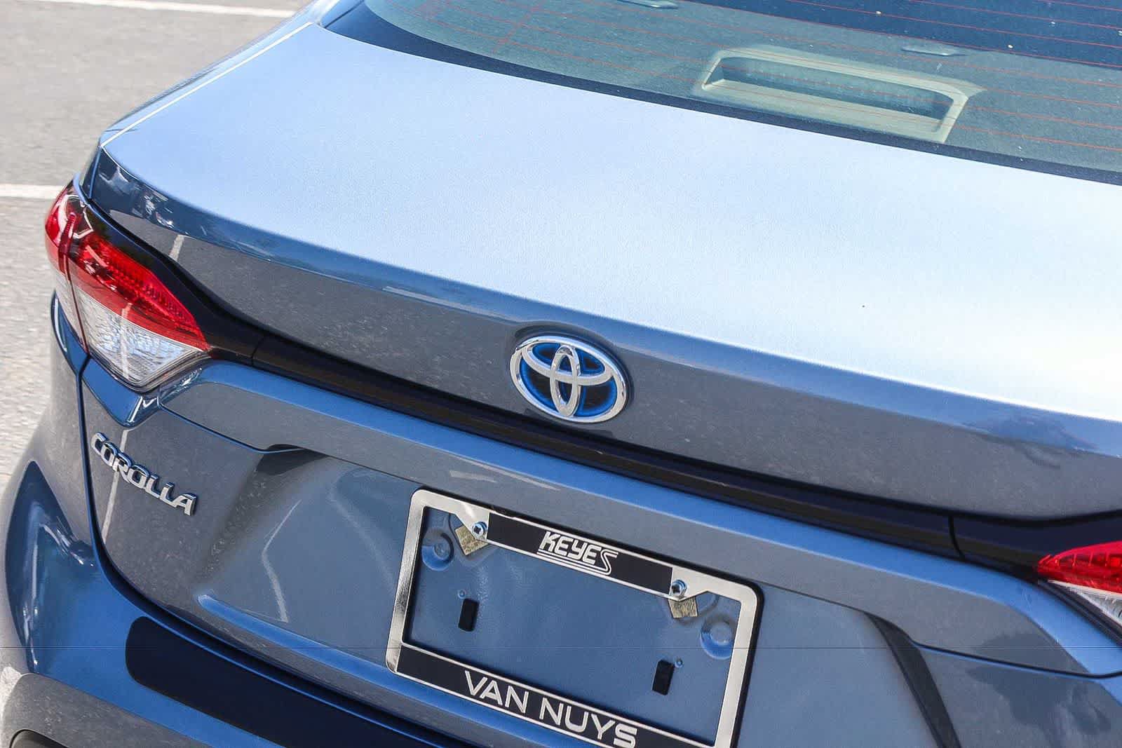 Used 2023 Toyota Corolla LE w/ Carpet Mat Package (TMS) FWD image 9
