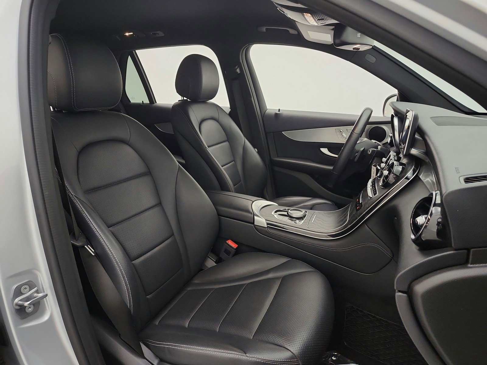 Used 2019 Mercedes-Benz GLC 300 image 18