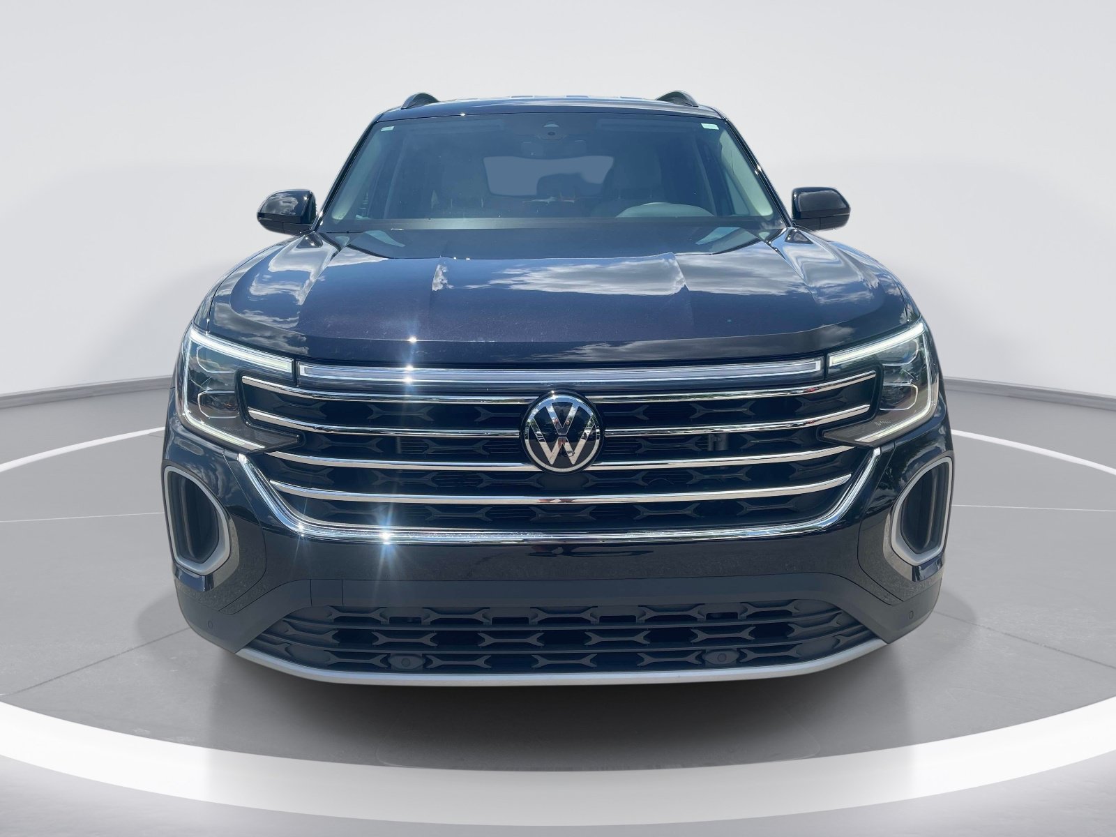 Used 2025 Volkswagen Atlas SE FWD image 3