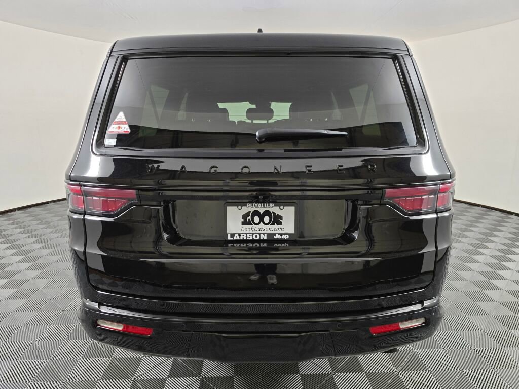 New 2025 Jeep Wagoneer L Series II w/ HD Trailer Tow Package w/25F image 5