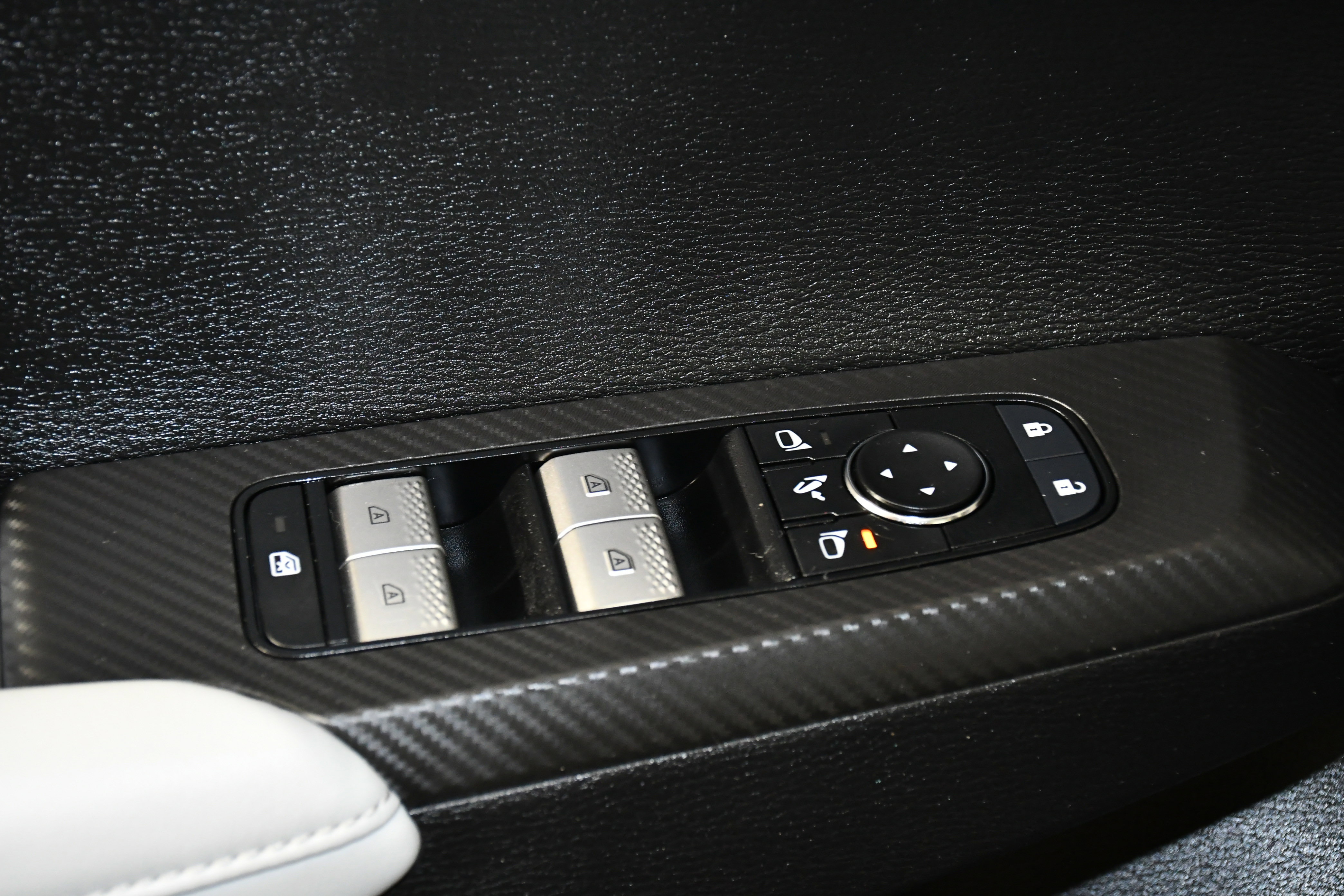 Used 2025 Mitsubishi Outlander SEL AWD/4WD image 33