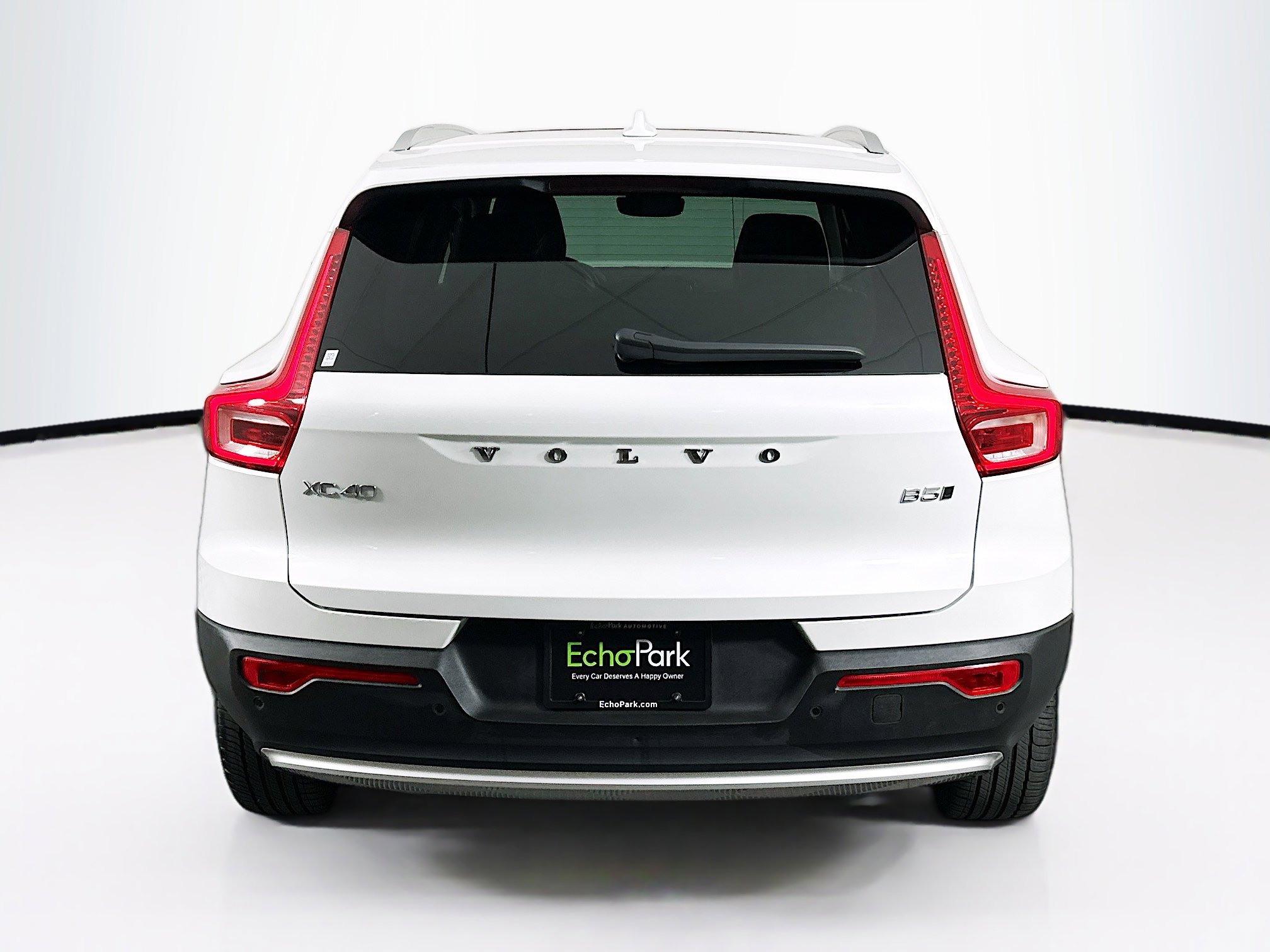 Used 2025 Volvo XC40 B5 Plus AWD/4WD image 7