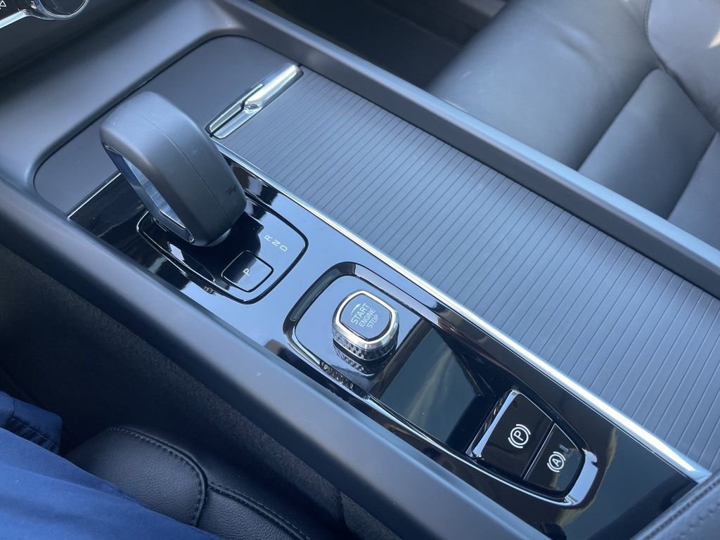 Used 2023 Volvo XC60 B5 Core w/ Protection Package Premier image 22