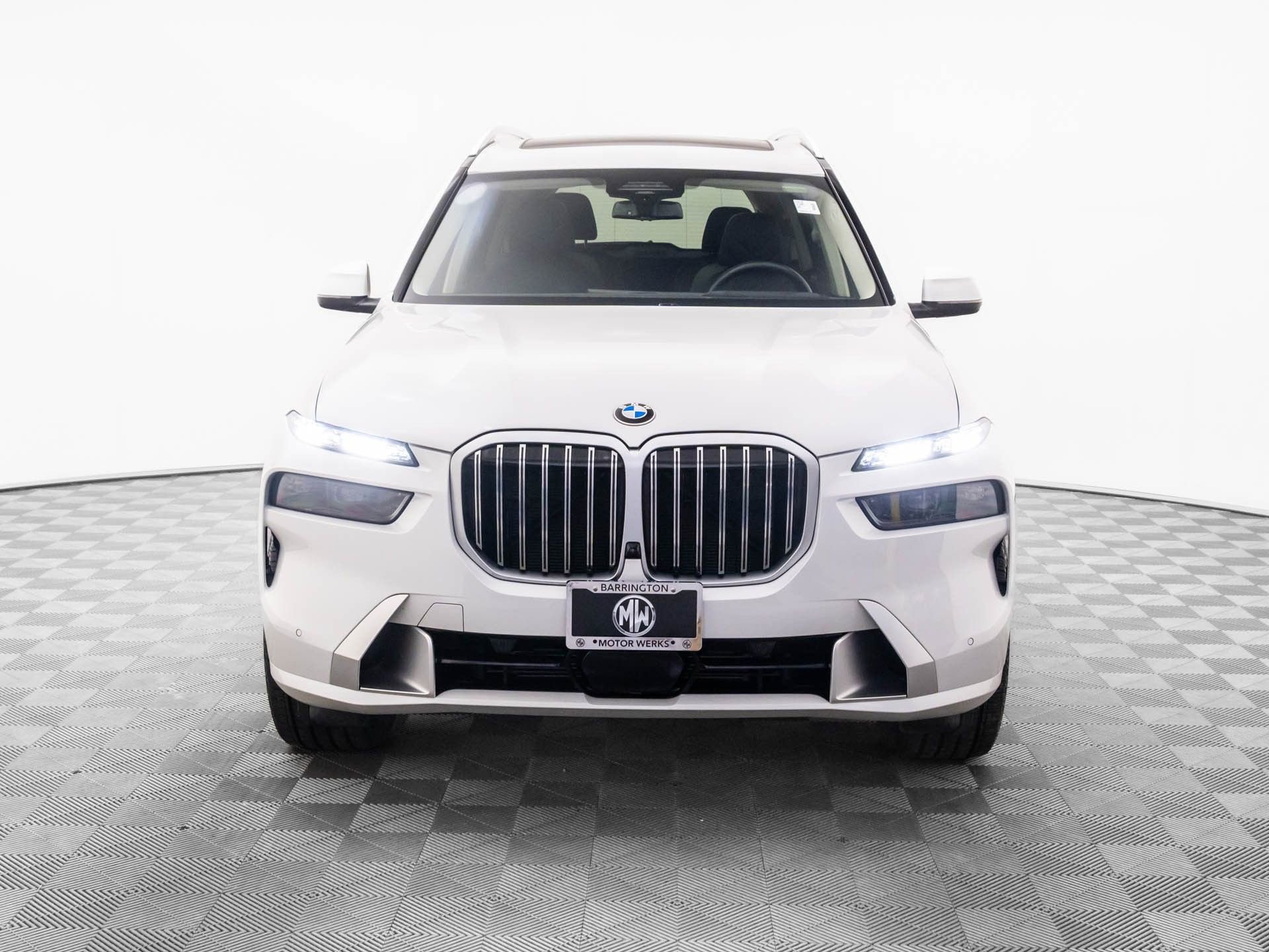 Certified 2025 BMW X7 xDrive40i w/ Executive Package image 8