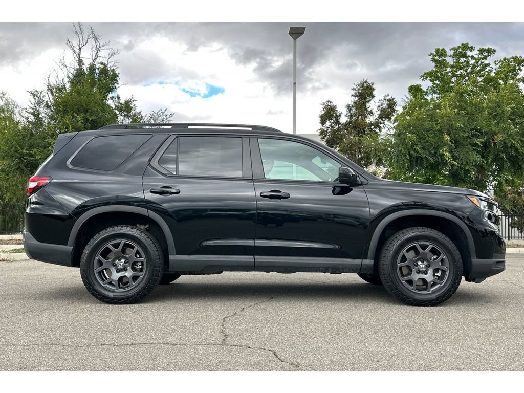 Certified 2025 Honda Pilot TrailSport image 7