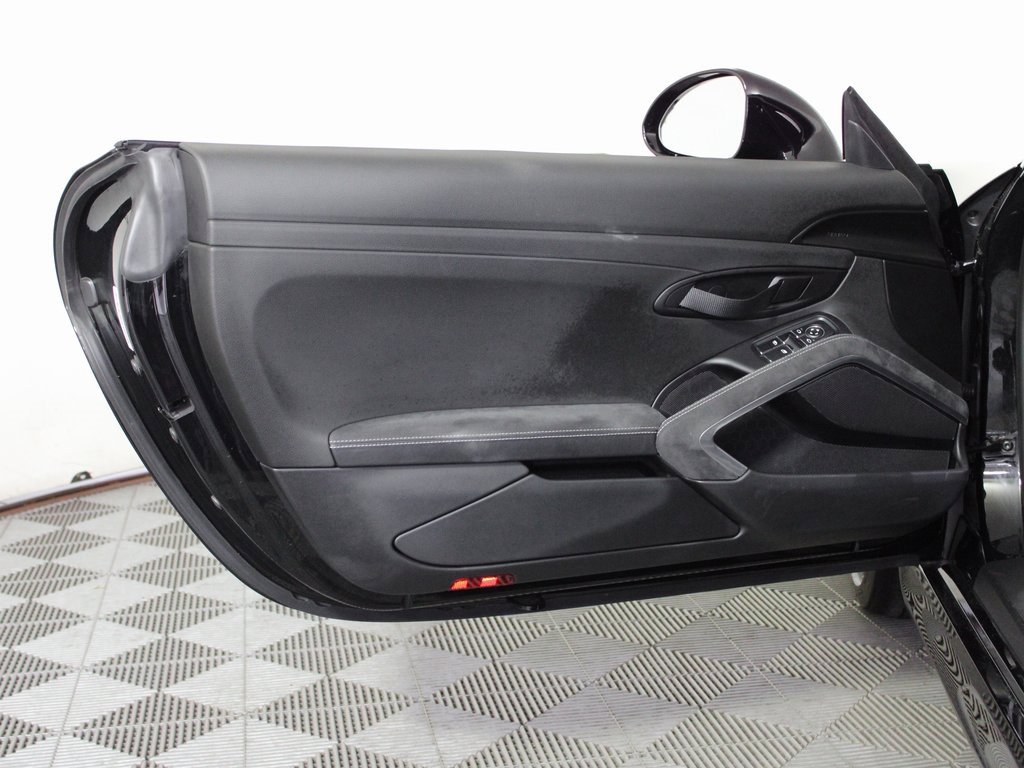 Used 2016 Porsche Cayman GT4 image 18