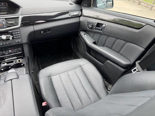 Used 2012 Mercedes-Benz E 350 Sedan image 22
