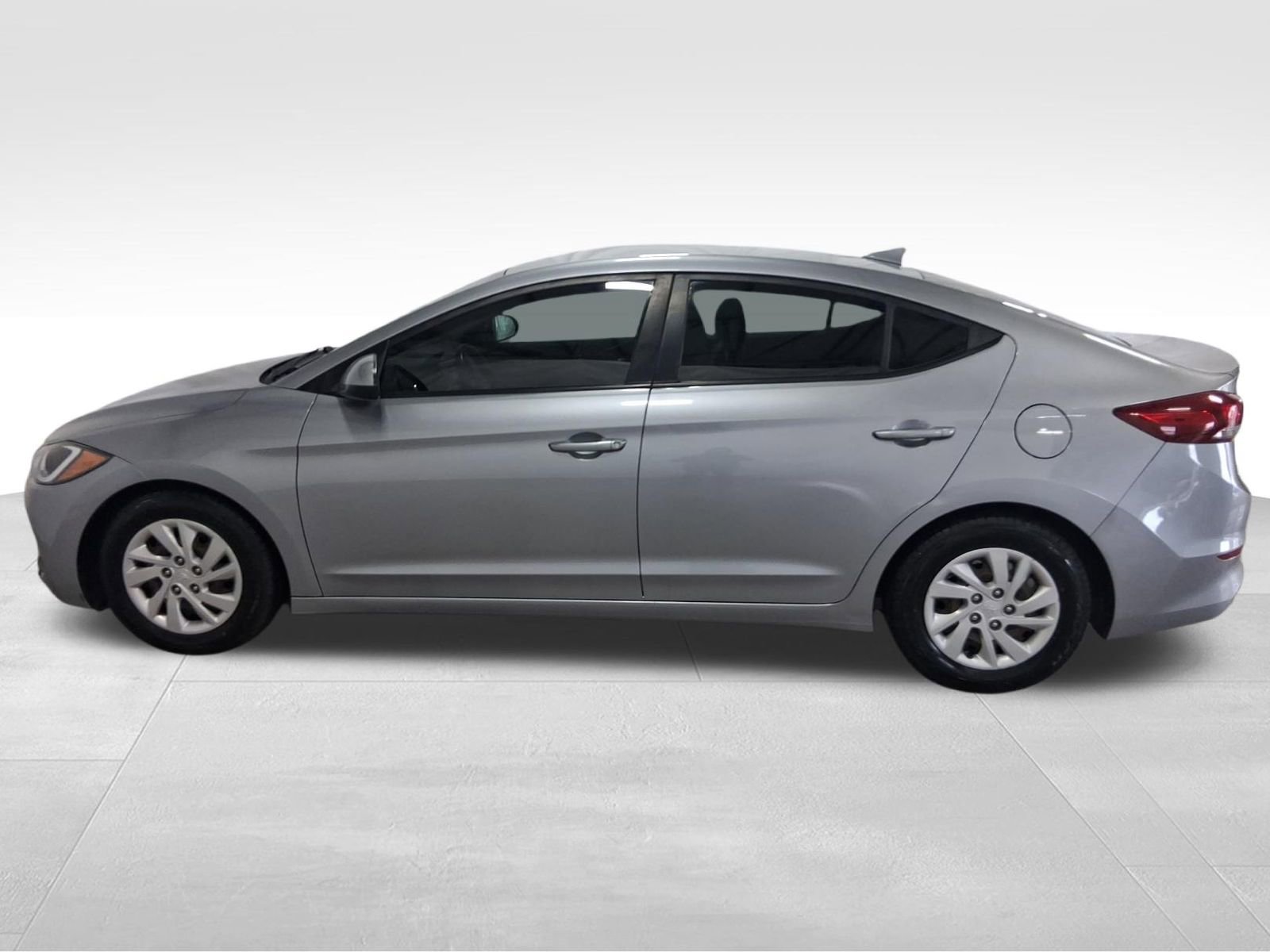 Used 2017 Hyundai Elantra SE image 8