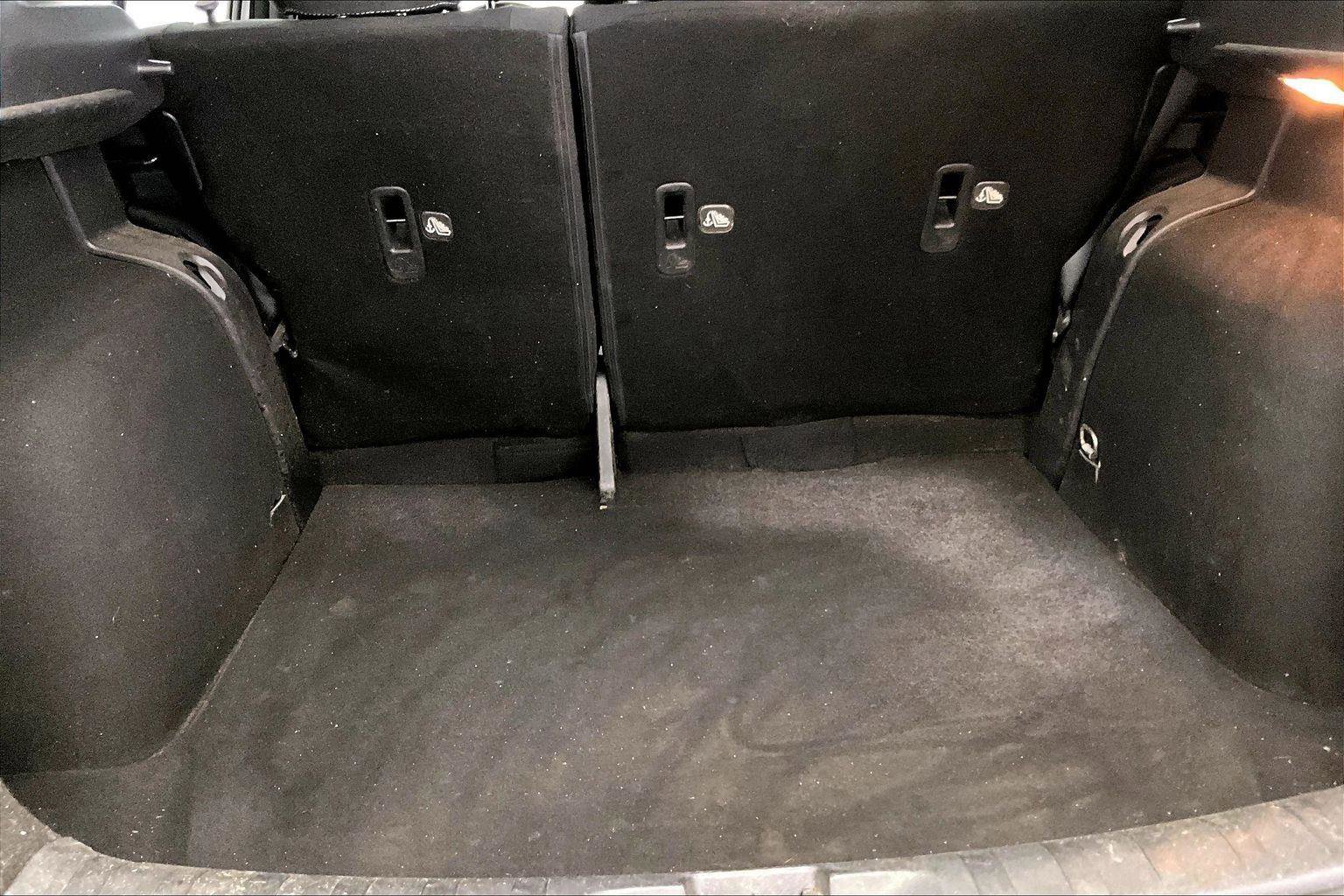 Used 2020 Nissan Kicks S image 33