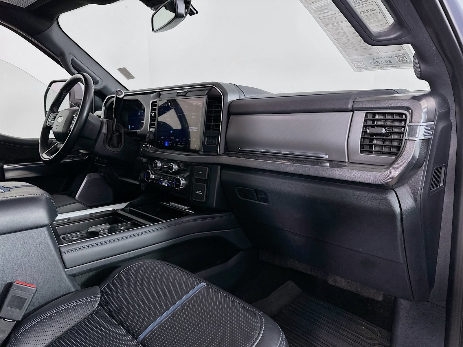Used 2025 Ford F350 Platinum AWD/4WD image 32