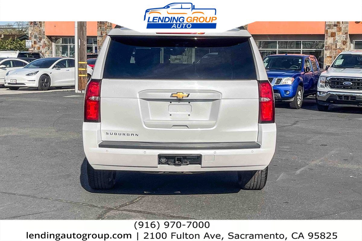 Used 2020 Chevrolet Suburban LT w/ Luxury Package image 3