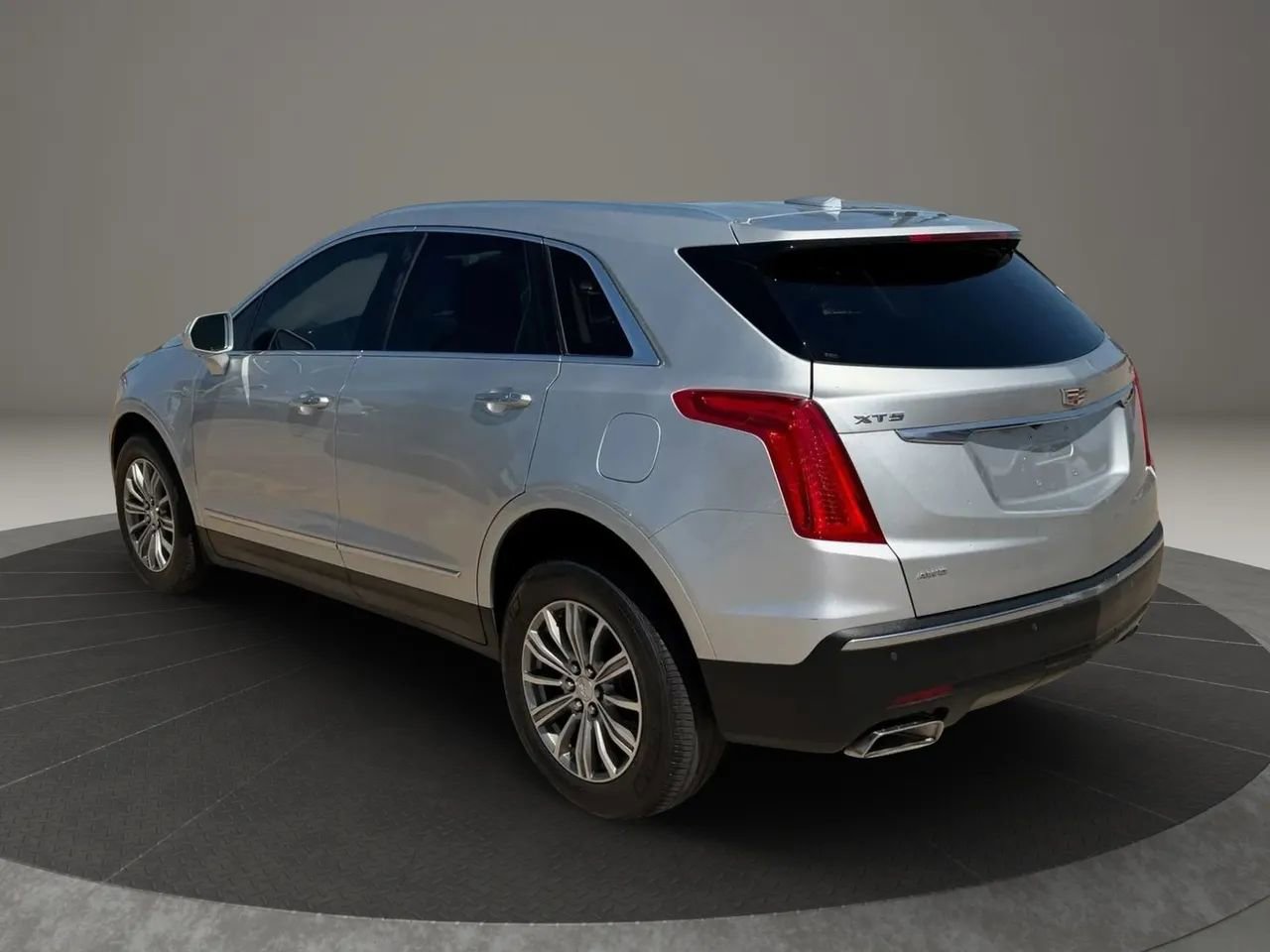 Used 2017 Cadillac XT5 Luxury AWD/4WD image 25
