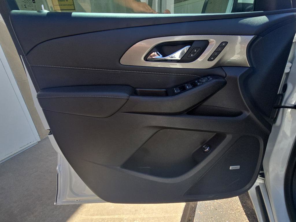 Used 2023 Chevrolet Traverse Premier image 23