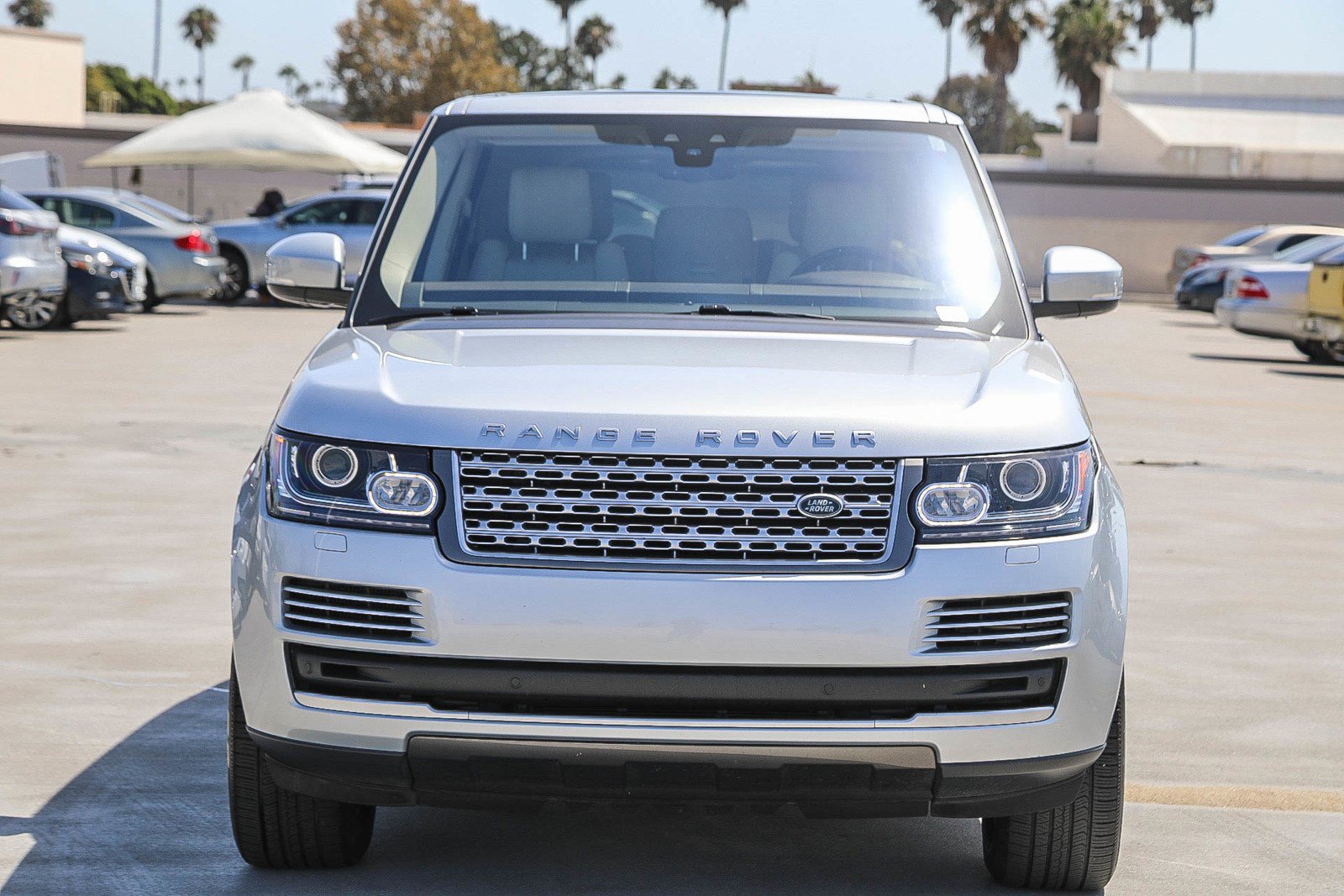Used 2017 Land Rover Range Rover HSE AWD/4WD image 2