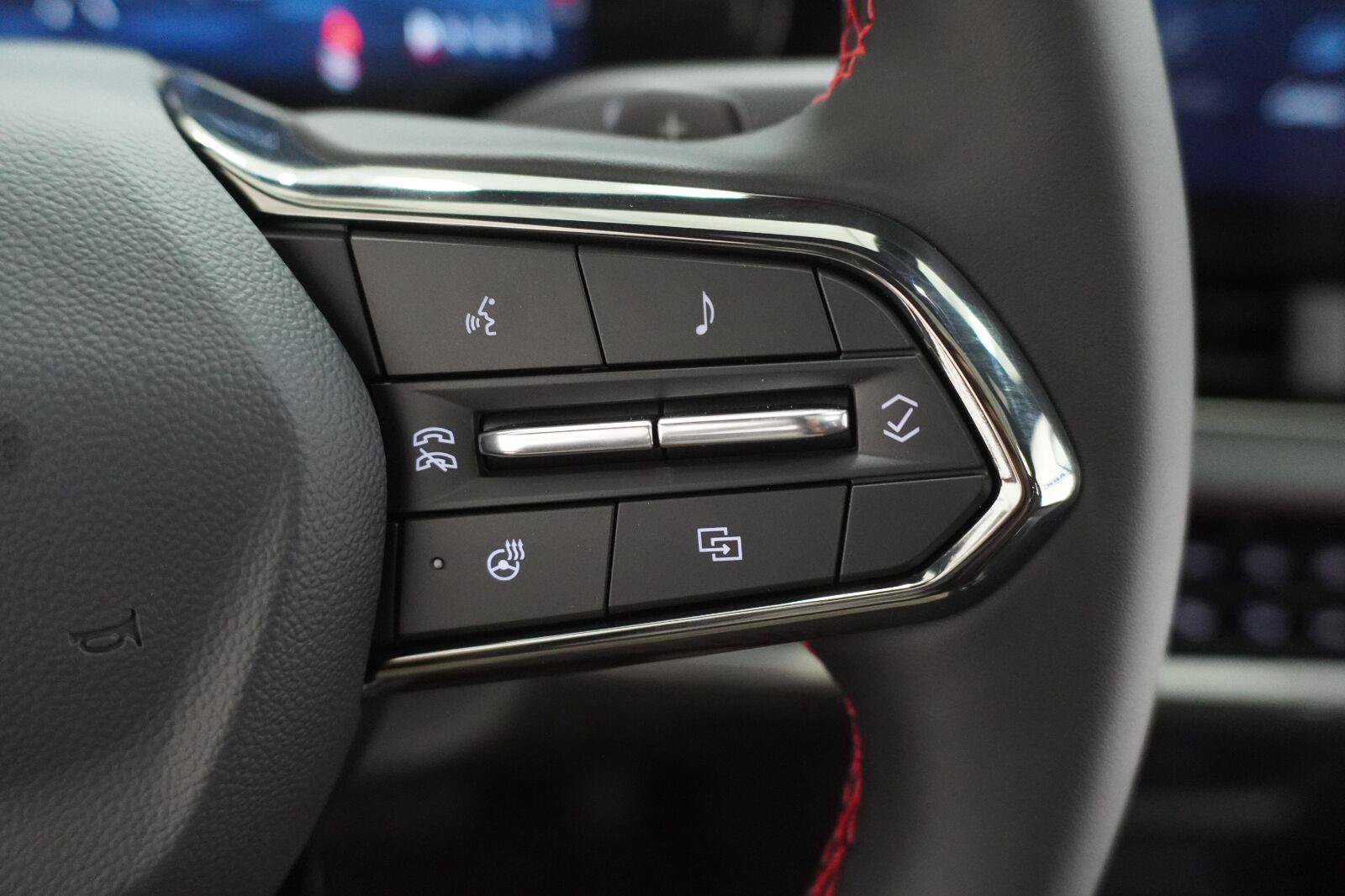 New 2027 Chevrolet Equinox RS FWD image 10
