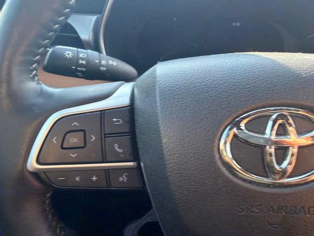 Used 2024 Toyota Highlander Platinum AWD/4WD image 46