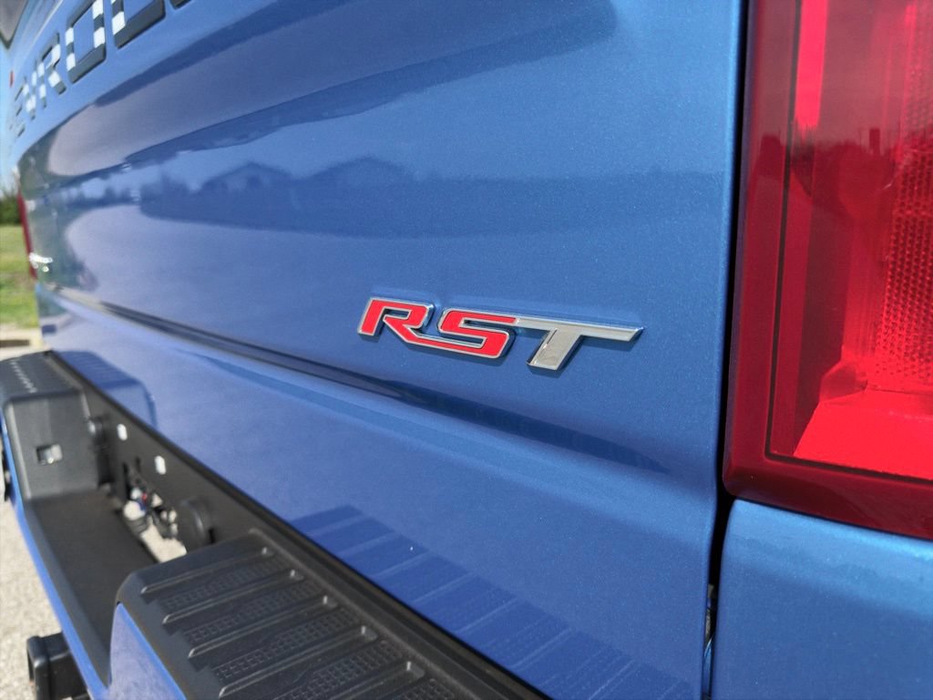 Used 2025 Chevrolet Silverado 1500 RST AWD/4WD image 42