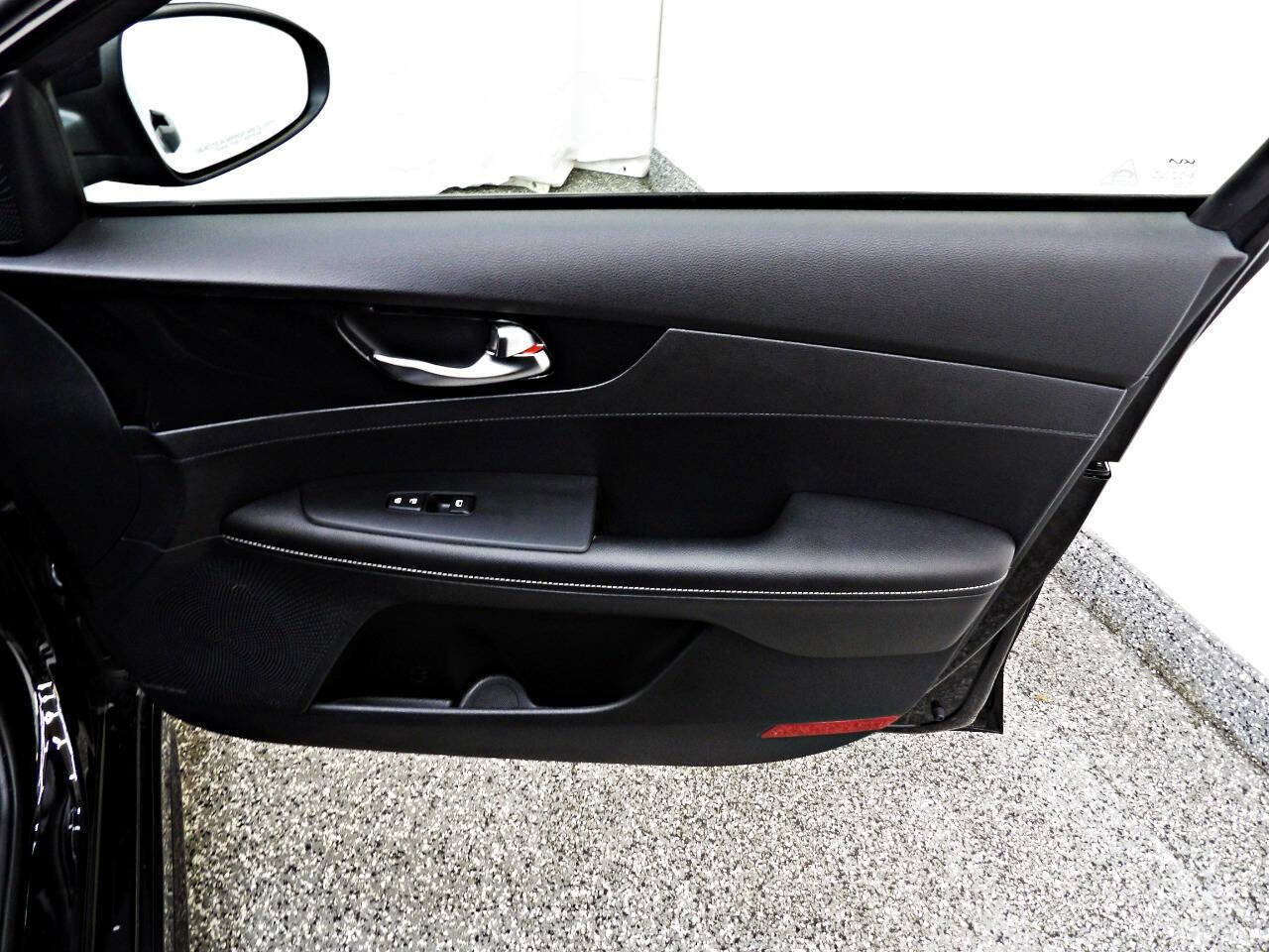 Used 2022 Kia Forte GT-Line w/ GT-Line Premium Package image 11