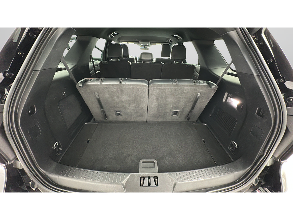 Used 2025 Ford Explorer ST-Line w/ ST-Line Street Pack AWD/4WD image 20