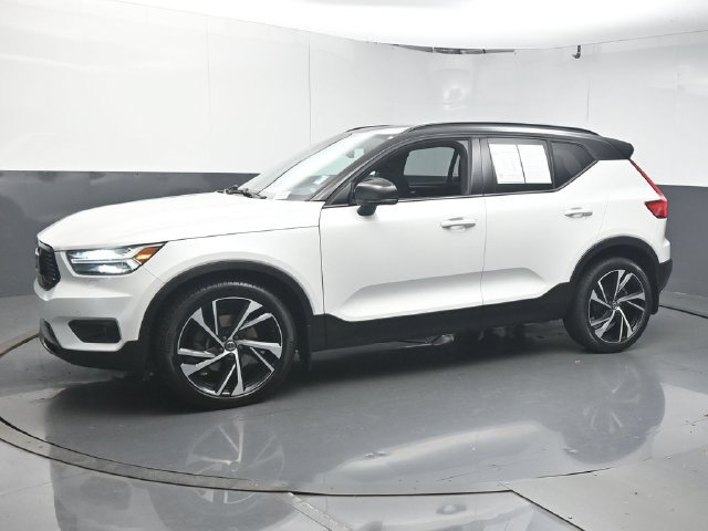 Used 2020 Volvo XC40 T5 R-Design w/ Protection Package AWD/4WD image 4