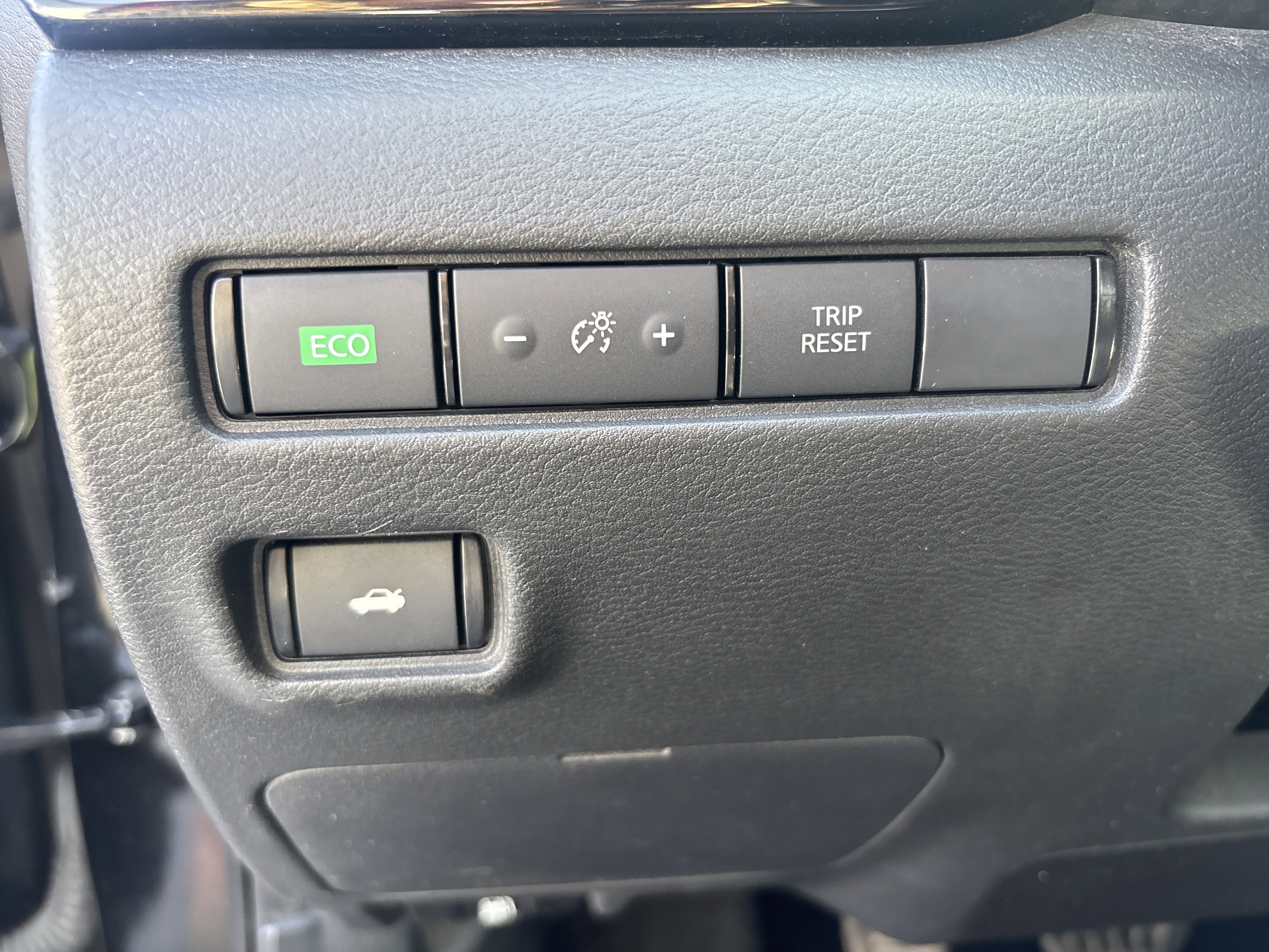 Used 2020 Nissan Sentra SV image 20