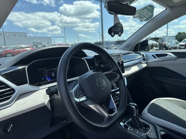 Used 2025 Volkswagen Taos SE AWD/4WD image 9