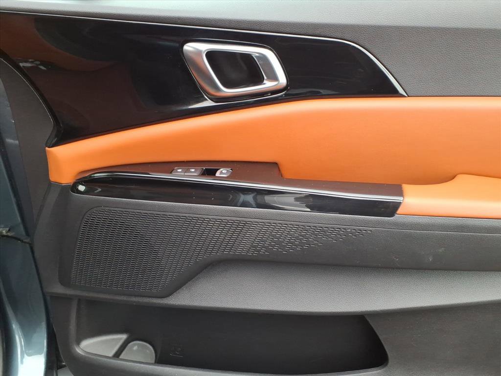 Used 2024 Kia Carnival SX image 8