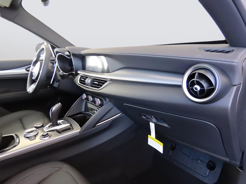 New 2025 Alfa Romeo Stelvio Sprint image 11