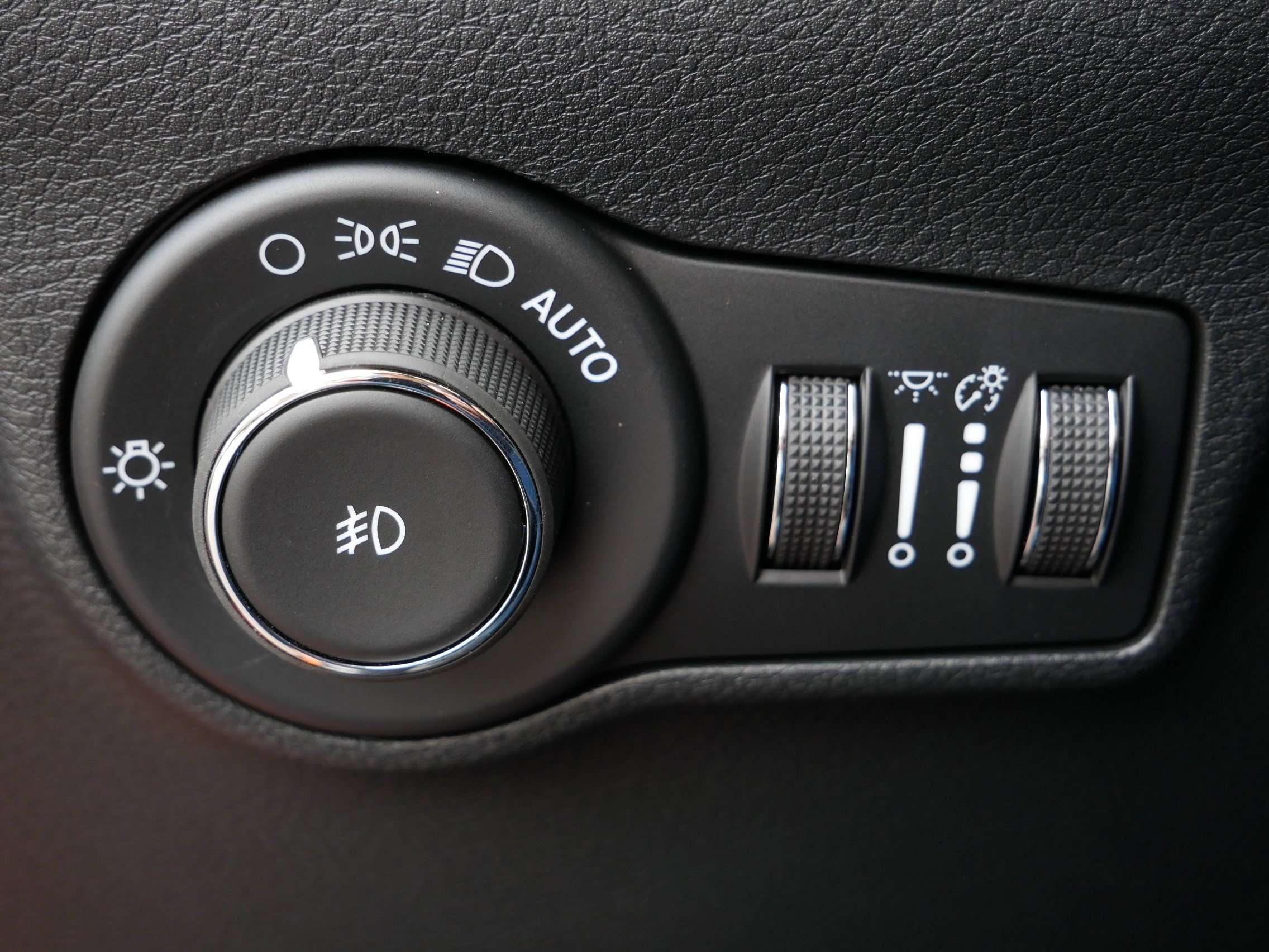 New 2026 Jeep Compass Latitude AWD/4WD image 14