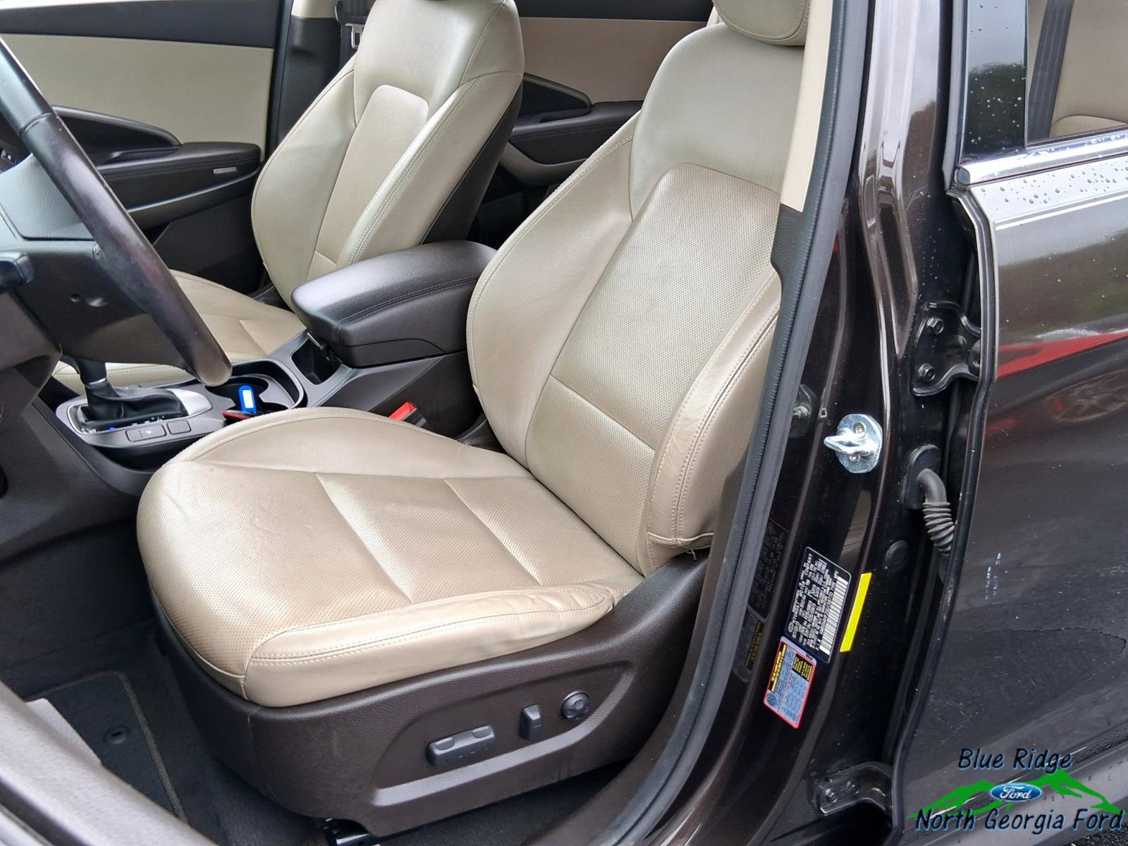 Used 2016 Hyundai Santa Fe SE w/ Option Group 02 FWD image 11