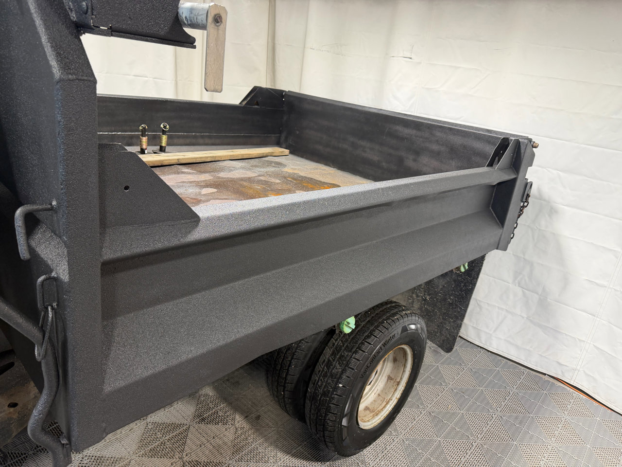 Used 2004 GMC Sierra 3500 W/T w/ Heavy-Duty Power Package image 8