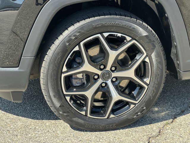 Used 2025 Jeep Compass Limited AWD/4WD image 32